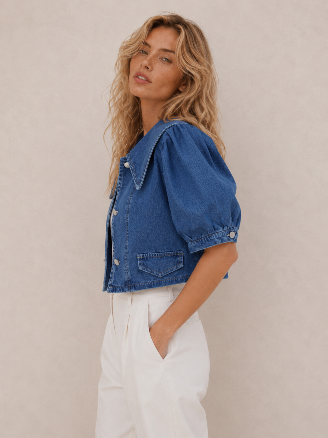 Chic Oversized-Collar Cropped Jacket