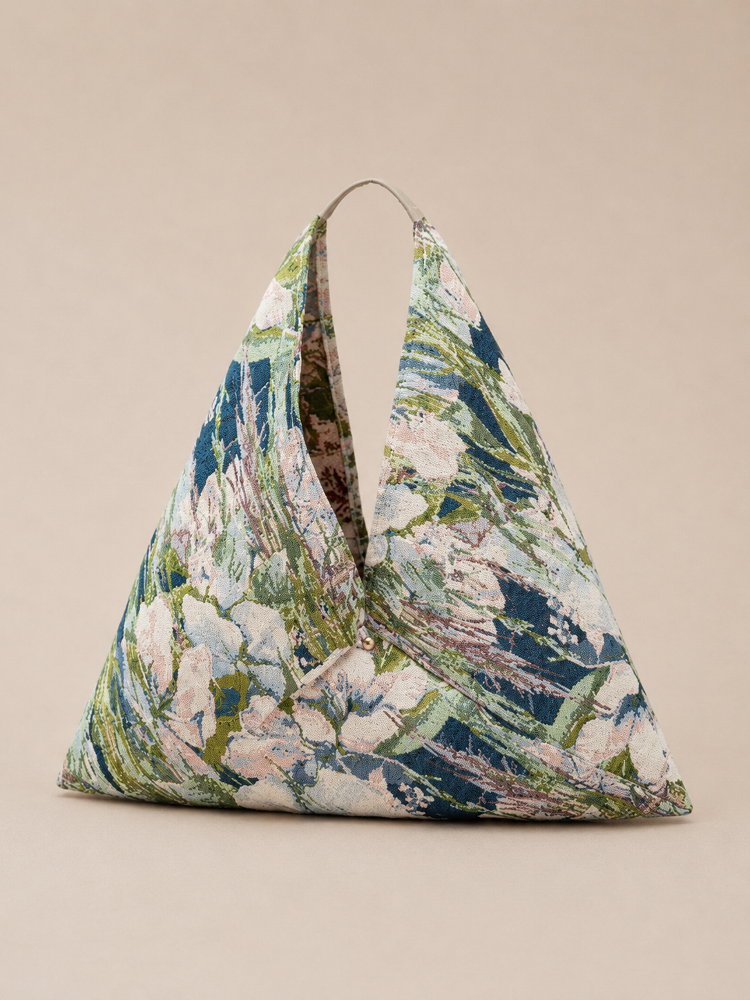 Print Triangle Shoulder Bag