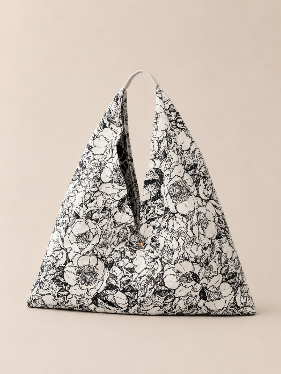 Print Triangle Shoulder Bag