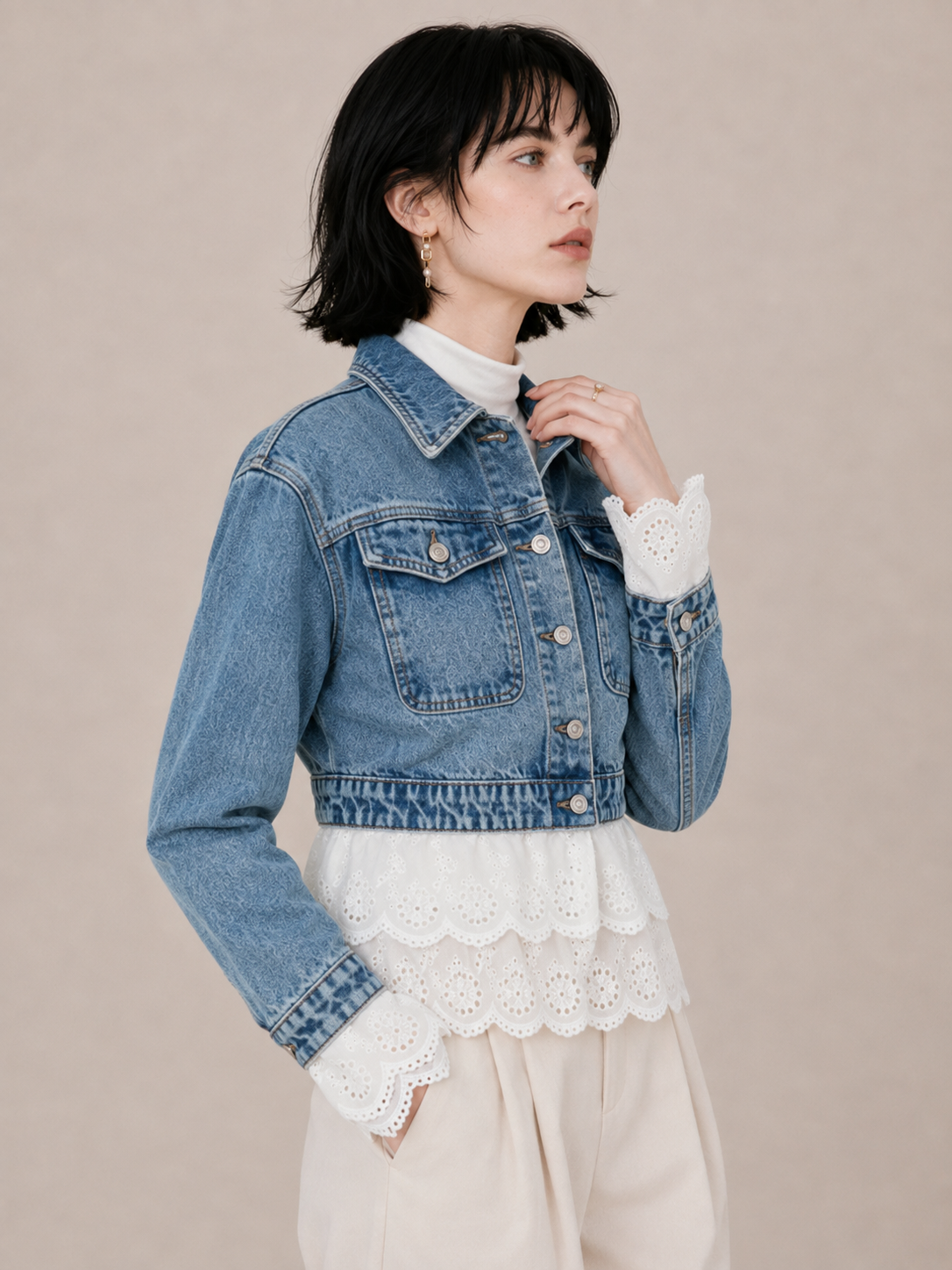 Chic Lace-Trim Cropped Jacket